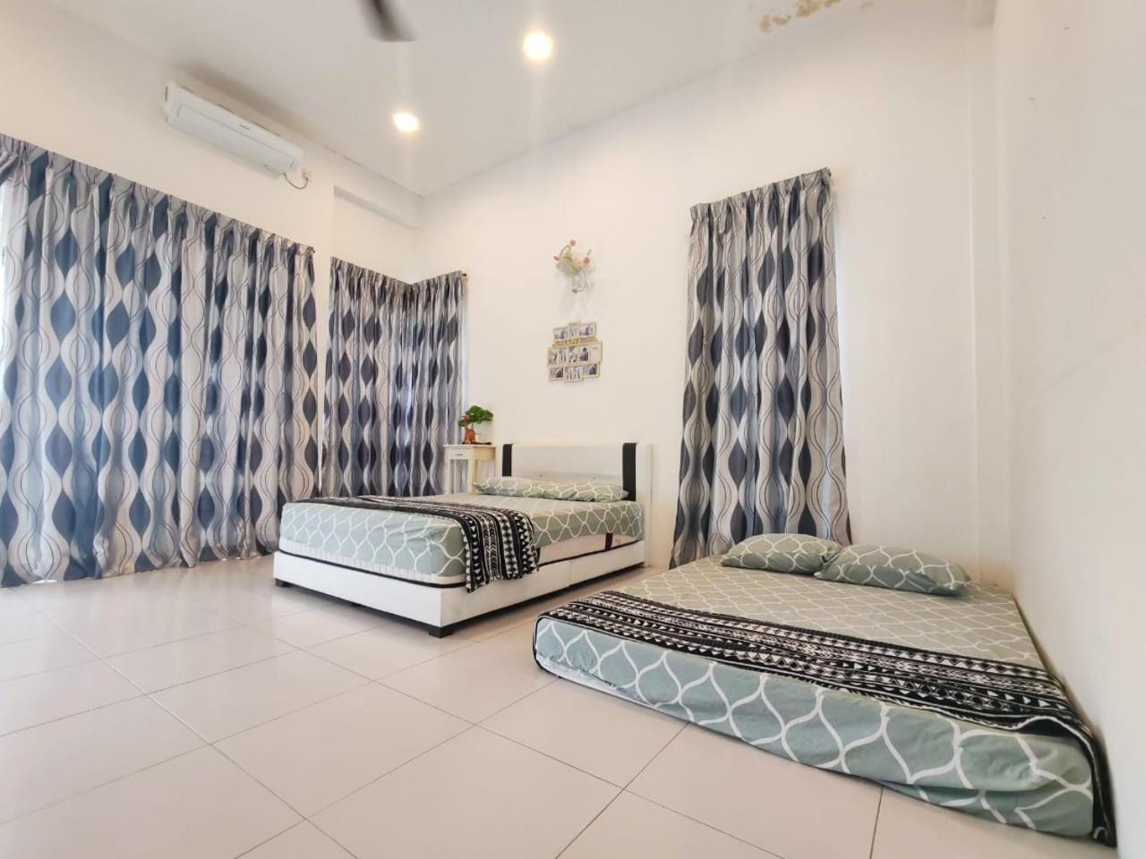 Teluk Batik 17Paradisehome Private Pool Karaoke Snooker Bbq 15Pax Лумут Екстериор снимка